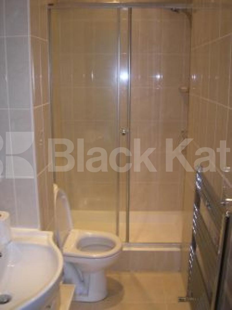 			2 Bedroom, 1 bath, 1 reception Flat			 Stuckey Place, CAMDEN NW1